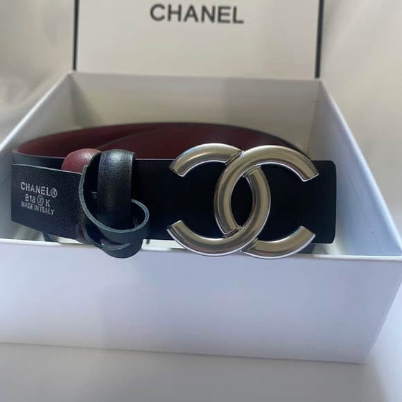 CHANEL CC Buckle Women's Reversible Leather Belt 34” Black